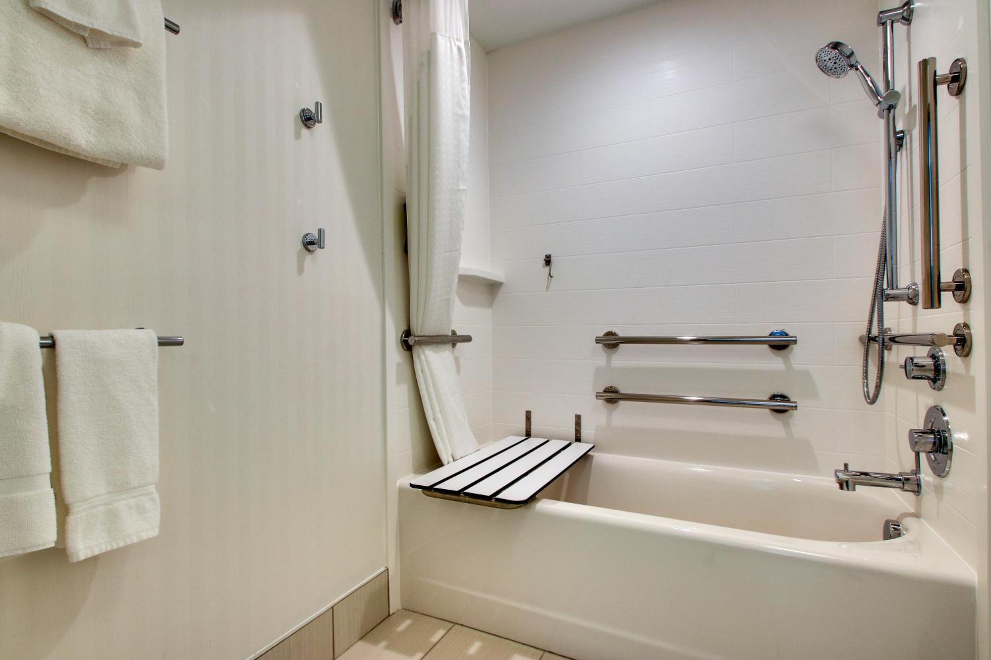 Holiday Inn Express & Suites Findlay North By Ihg Exterior photo